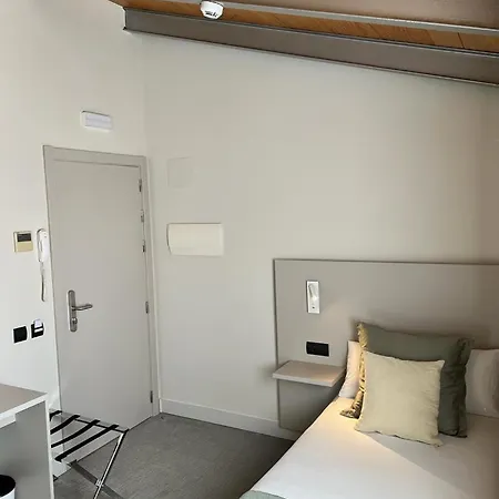 Hotel Az San Valero 2*