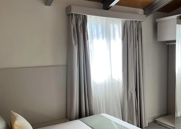 Vtz San Valero فندق 2*